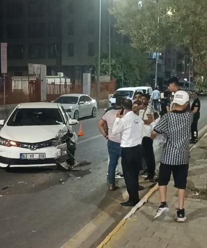 Uygulama Noktasında Feci Kaza: Polis Memuru Aracın Altında Kaldı