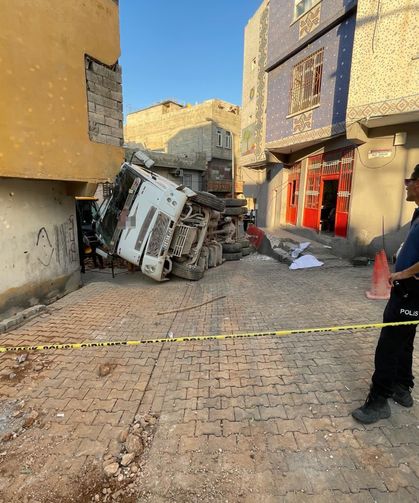 Freni boşalan kamyonun ezdiği çocuk hayatını kaybetti