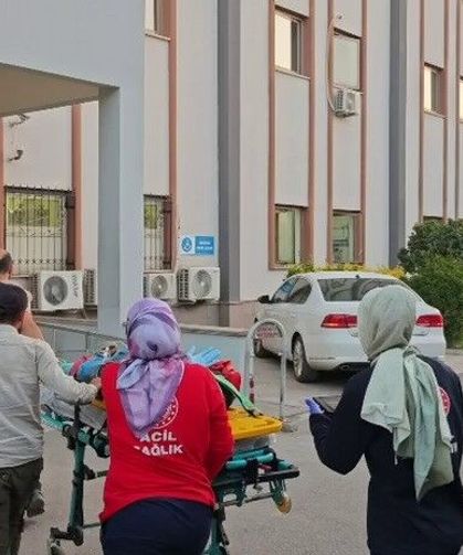 Kontrolden Çıkan Kamyonet Devrildi: 6 Kişi Yaralandı
