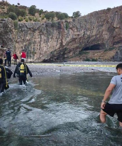 Serinlemek İçin Girdiği Suda Boğularak Yaşamını Yitirdi