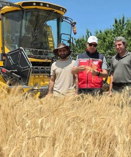 Dicle İlçe Tarım ve Orman Müdürlüğü Çiftçileri Sahada Bilgilendiriyor