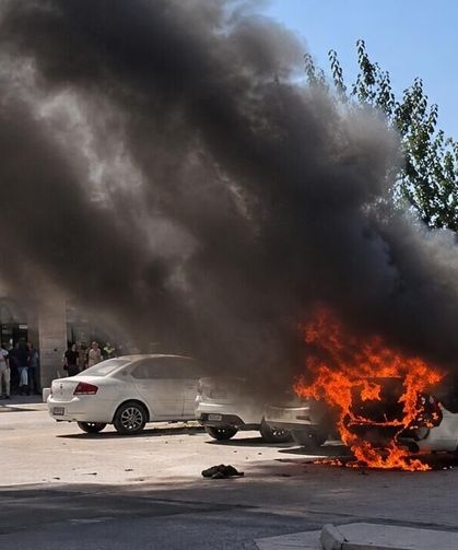 Hastane Otoparkında Korku Dolu Anlar: Otomobil Alev Alev Yandı!