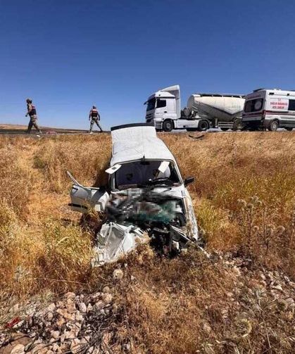 Kazada 4 Kişi Yaralandı, Yakınları Sinir Krizi Geçirdi