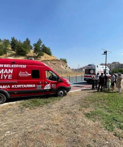 Selfie Çekmek İsteyen 13 Yaşındaki Çocuk Sulama Kanalına Düştü