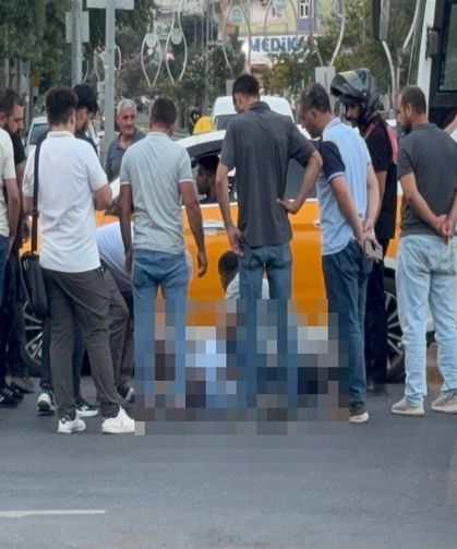 Diyarbakır’da Otomobil Bisikletliye Çarptı: 1 Ağır Yaralı