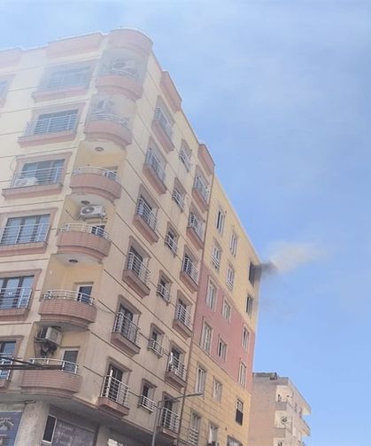 6 Katlı Binaların Son Katında Çıkan Yangın Söndürüldü
