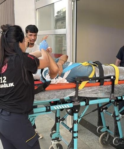 Motosiklet Sürücüsü Hakimiyeti Kaybetti: Kazada 2 Kişi Yaralandı