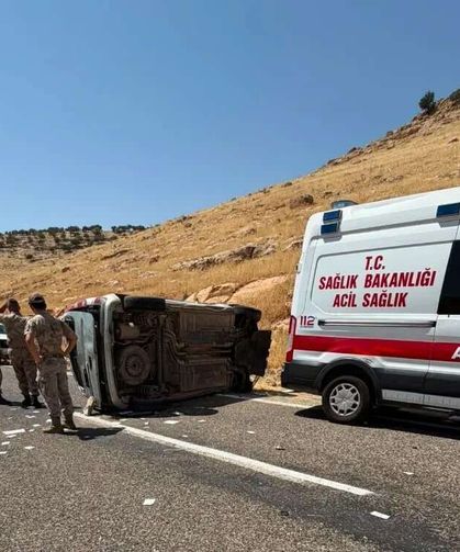 Hafif Ticari Araç Takla Attı: 1 Ölü, 1 Yaralı