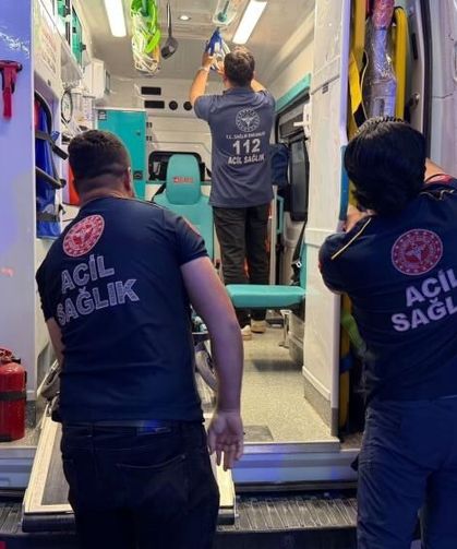 Sahipsiz Köpeklerin Kovaladığı Çocuk Düşerek Yaralandı