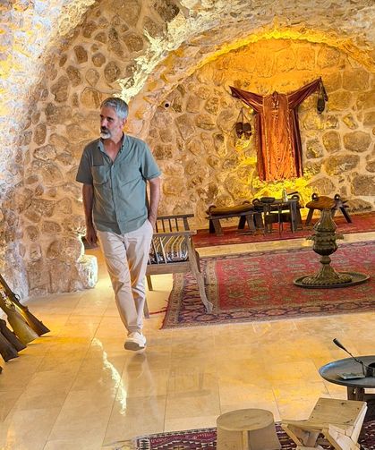 Binalar Yükselirken İncelen Bağlar: Zenginliğin Gölgesinde Bir Yaşam