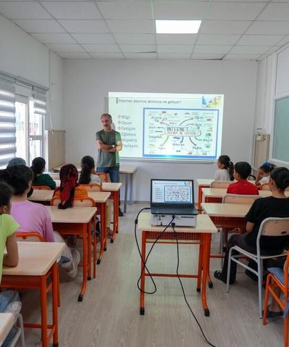 Diyarbakır Büyükşehir Belediyesi'nden Çocuklara "Dijital Şiddeti Önleme" Eğitimi