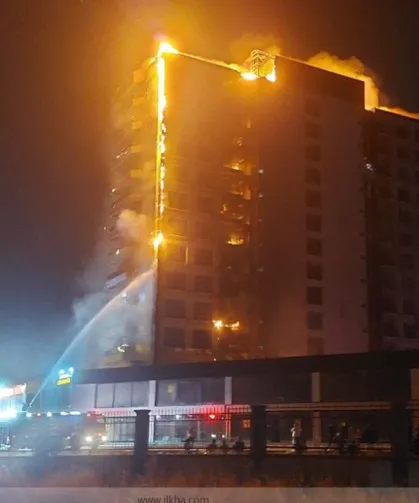 Diyarbakır’da plazada korkutan yangın: Mahsur kalanlar kurtarılıyor