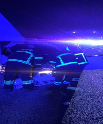 Yol Kenarına Devrilen Otomobilde Can Pazarı: 3 Yaralı