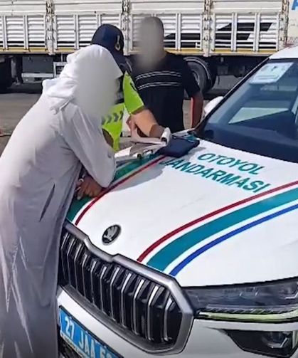 Plakadaki Harfi Bantla Değiştiren Sürücüye 140 Bin TL Ceza
