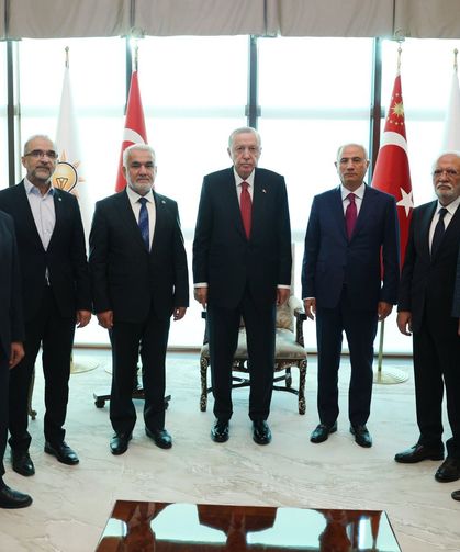 Cumhurbaşkanı Erdoğan, HÜDA PAR Genel Başkanı Yapıcıoğlu’nu kabul etti