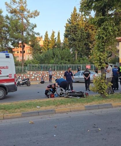 Motosiklet Kontrolden Çıkıp Ağaca Çarptı: 14 Yaşındaki Sürücü Öldü