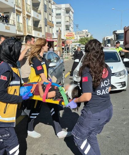 İki motosikletin karıştığı kazada 3 kişi yaralandı