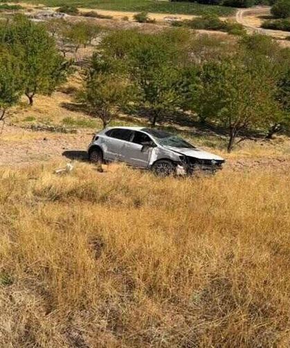 Kontrolden Çıkan Otomobil Tarlaya Yuvarlandı: 1 Yaralı