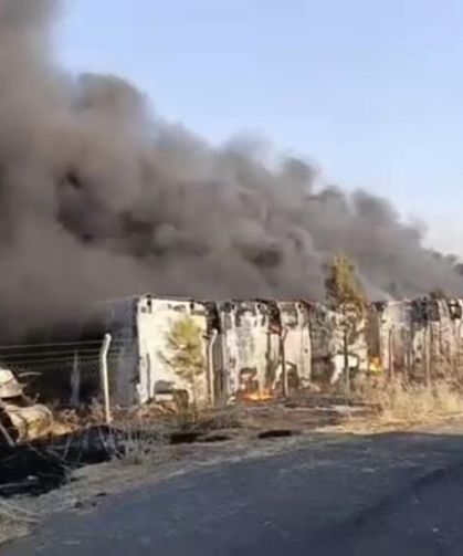 Hurda Araç Alanında Korkutan Yangın! Ekipler Alevleri Büyümeden Söndürdü