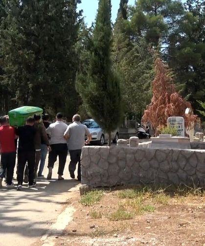 Gaziantep’te öldürülen 27 yaşındaki kadın Kilis’te toprağa verildi
