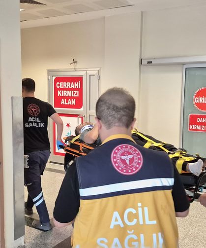 Otomobil ve motosiklet çarpıştı, sürücü hastaneye kaldırıldı