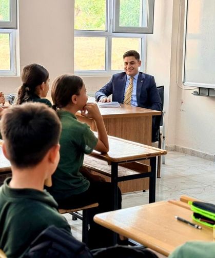 Kaymakam Bağış, köy okulunda öğrencilerle buluştu