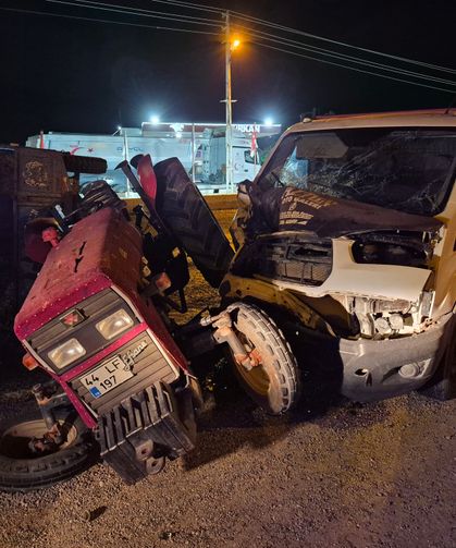 Yavuzeli’nde Feci Kaza: Traktör Devrildi, 3 Kişi Yaralandı