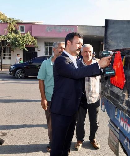 Çiftçilere Traktörler İçin Reflektör Dağıtıldı