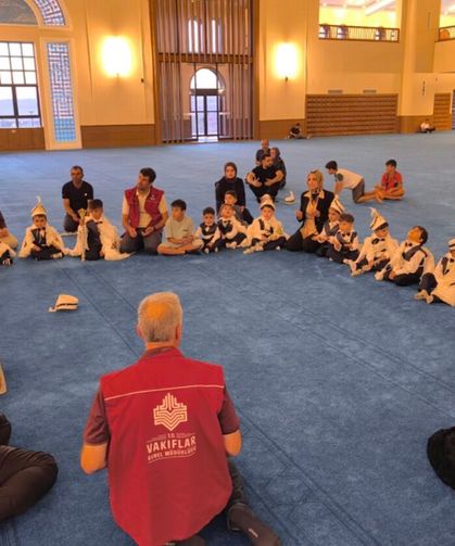 Diyarbakır Vakıflar Bölge Müdürlüğünden 530 Yıllık Vasiyetle 105 Çocuğa Sünnet Şöleni