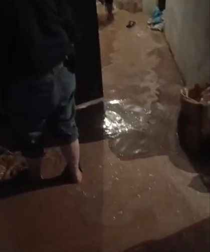 Sağanak Sele Dönüştü: Bir Ev Kullanılamaz Hale Geldi
