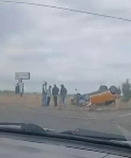 Bağlar’da feci kaza: Taksi takla attı, 1 kişi yaralandı