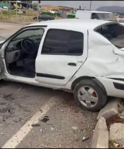 İki otomobil refüje çıktı: Kazada 5 kişi yaralandı