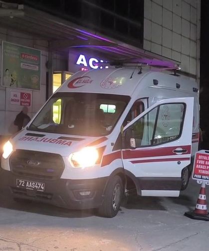 Batman’da feci kaza: Otomobil bahçeye girdi, 5 kişi yaralandı