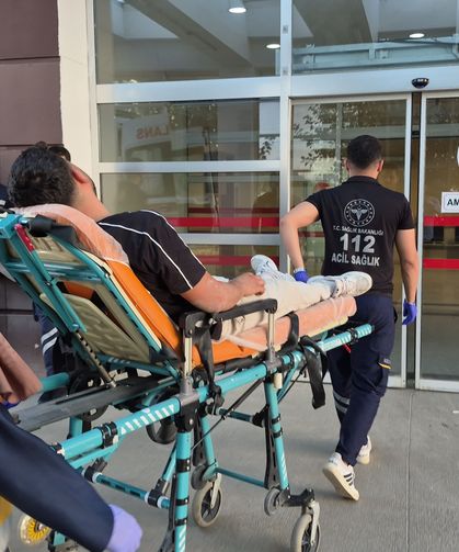 İki motosikletin çarpıştığı kazada 4 kişi hastaneye kaldırıldı