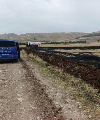 Tarlasında Anız Yakan Çiftçiye Jandarmadan Ceza