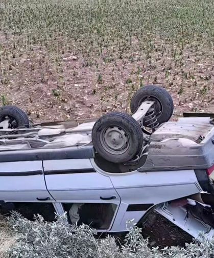 Takla atan otomobilde sıkışan sürücüyü itfaiye kurtardı