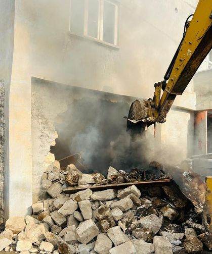 Evdeki odunluk alev aldı, ekipler seferber oldu