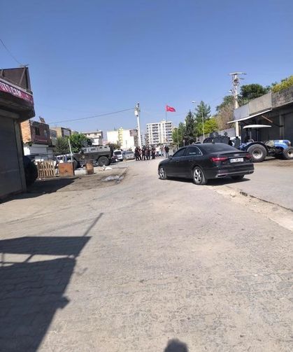 İki grup arasında taşlı, sopalı ve silahlı kavga: 6 yaralı