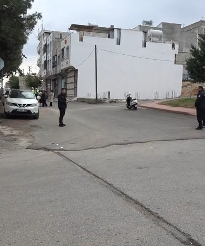 Otomobil ile motosikletin çarpışması sonucu 2 kişi yaralandı
