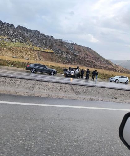Yağış Kazaya Neden Oldu: Otomobil Takla Attı, 2 Yaralı