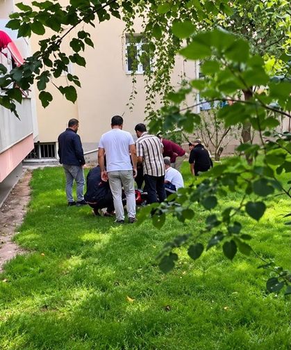 İkinci kattan düşen 17 yaşındaki kız tedavi altına alındı