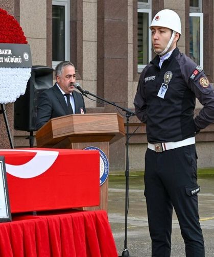 Diyarbakır'da Kalp Krizinden Yaşamını Yitiren Polis Memuru İçin Uğurlama Töreni