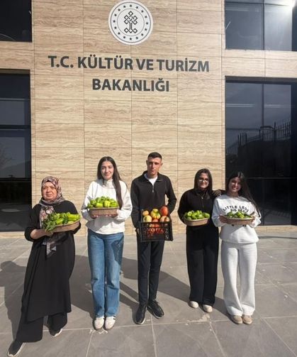 Kütüphane Bahçesinde Yetişen Ürünler Şehit Aileleri ve İhtiyaç Sahiplerine Ulaştırıldı