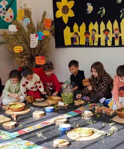 Minikler Geleneksel Zeytin Kırma Etkinliğiyle Üretim Kültürünü Tanıdı