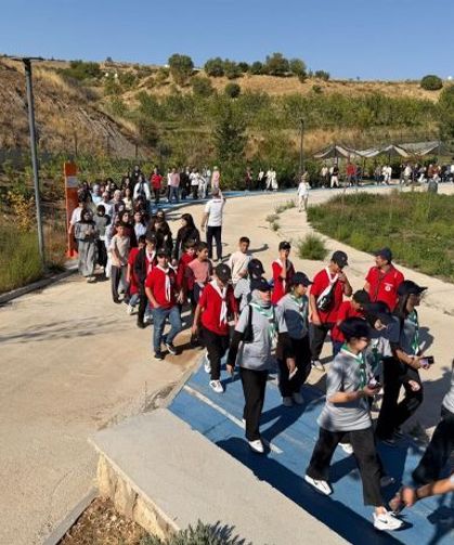 Öğretmen ve Öğrenciler Doğa Yürüyüşünde Bir Araya Geldi