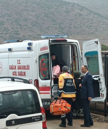 Madalya Töreninde Rahatsızlanan Öğrenci Hastaneye Götürüldü