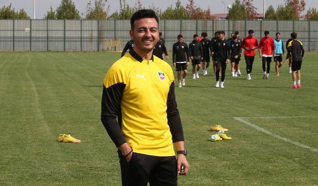 Profesyonel liglerin en genç teknik direktörü, Diyarbekirspor'u üst liglere taşımayı hedefliyor