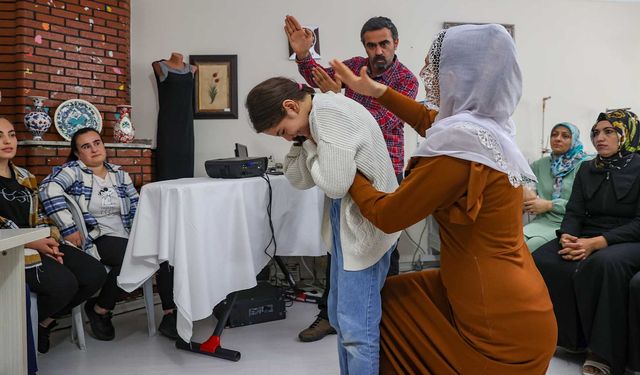 Diyarbakır'da annelere ilkyardım eğitimi