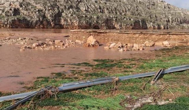 Şanlıurfa'da Sel yüzünden mahalleler Sular Altında Kaldı, Köprü Çöktü!