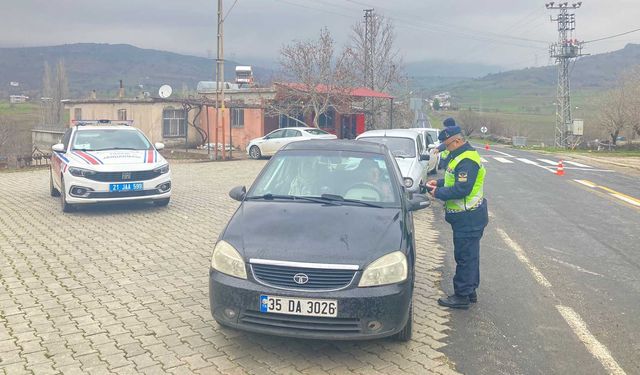 Diyarbakır’da emniyet kemeri takmayan sürücülere ceza